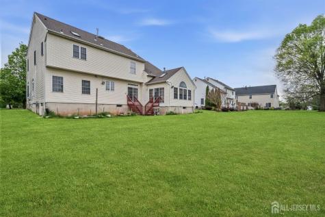 10 Julie Court Franklin NJ 08873