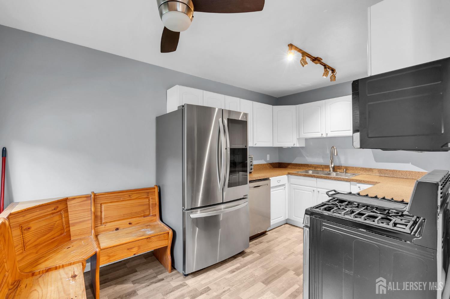 13 Lake Avenue East Brunswick NJ 08816