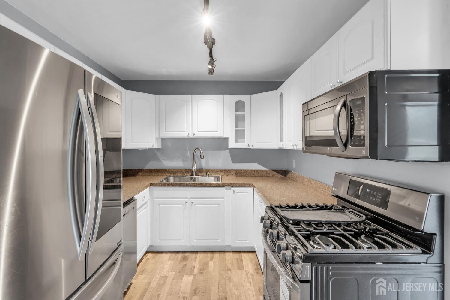 13 Lake Avenue East Brunswick NJ 08816