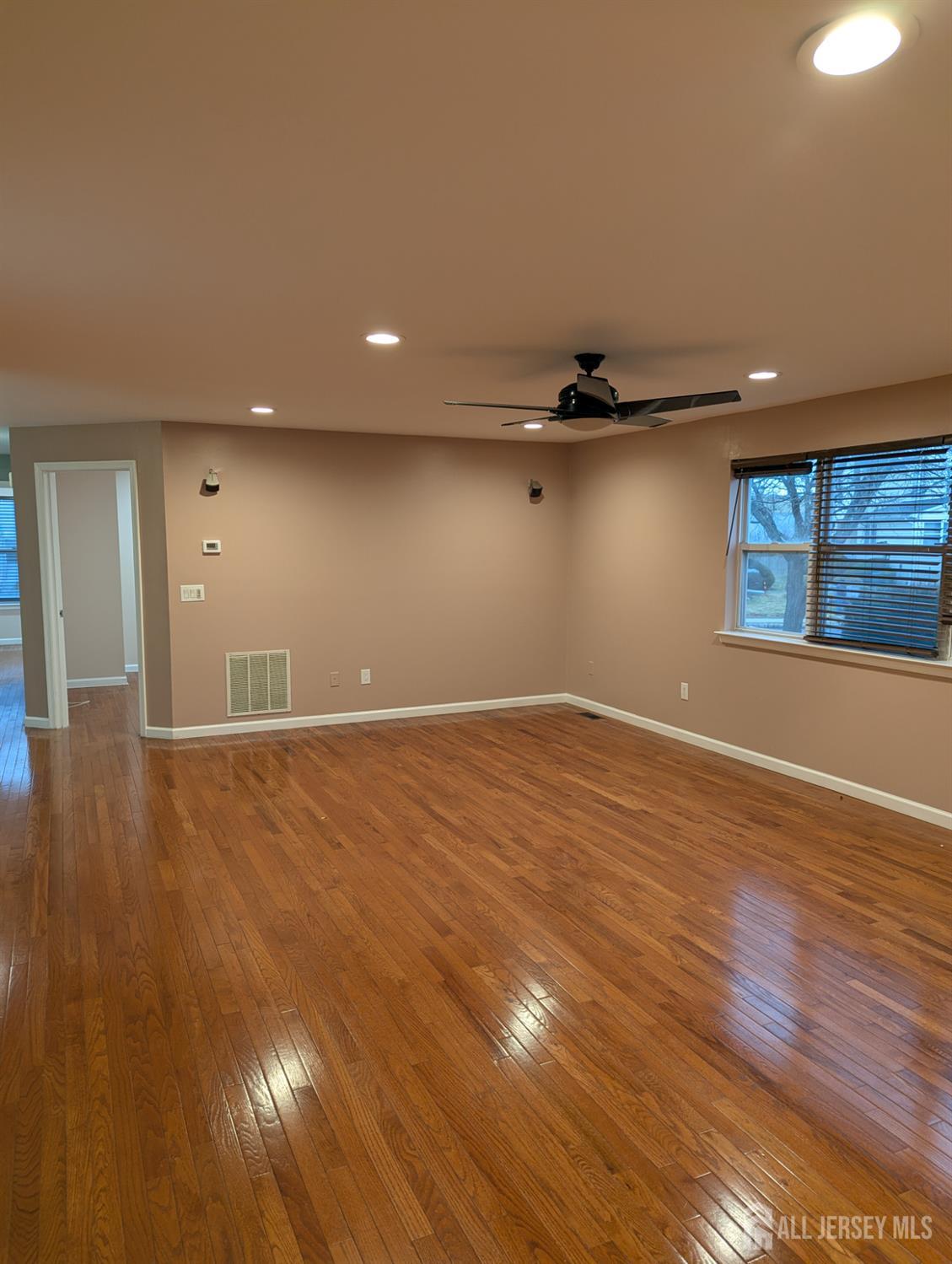316 Ventnor Court Piscataway NJ 08854