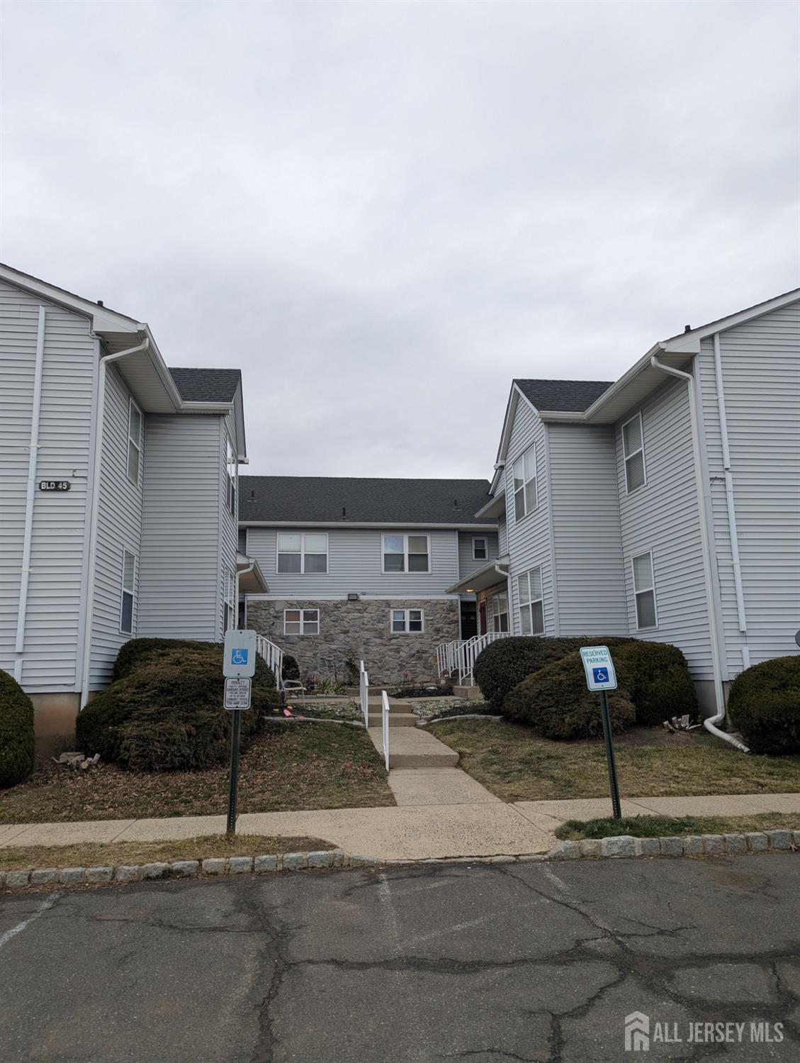 316 Ventnor Court Piscataway NJ 08854