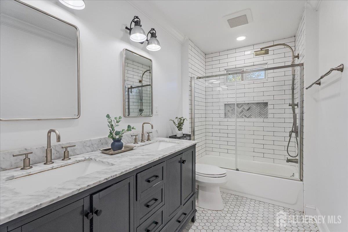 111 W Willow Street Colonia NJ 07067