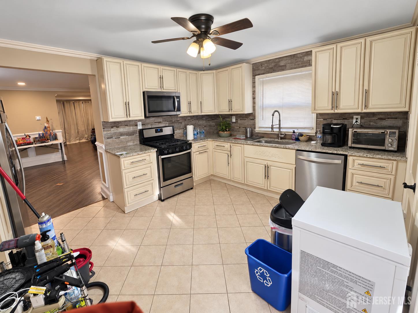 16 Holmes Avenue South River NJ 08882
