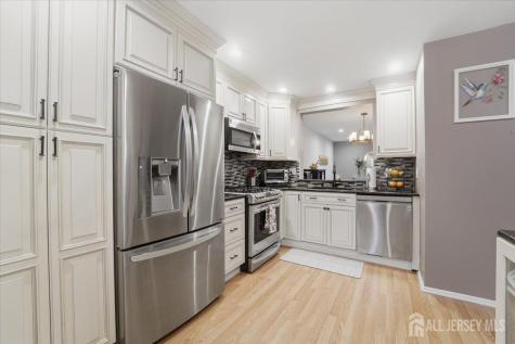 1103 Hickory Court South Brunswick NJ 08852