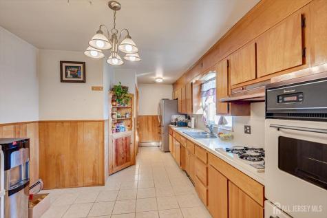 85 Grand Street Iselin NJ 08830