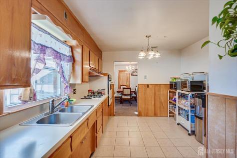 85 Grand Street Iselin NJ 08830