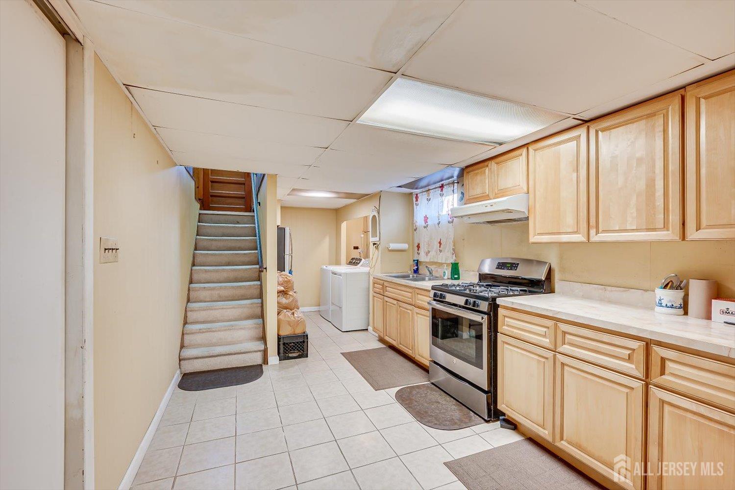 85 Grand Street Iselin NJ 08830