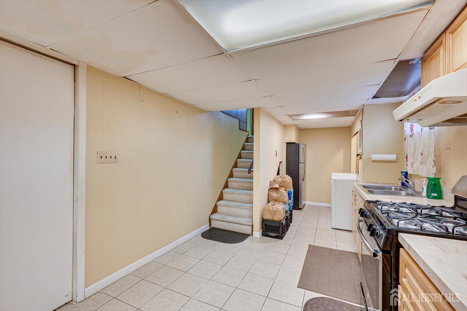 85 Grand Street Iselin NJ 08830