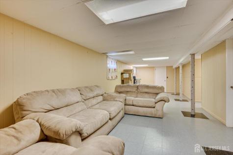 85 Grand Street Iselin NJ 08830