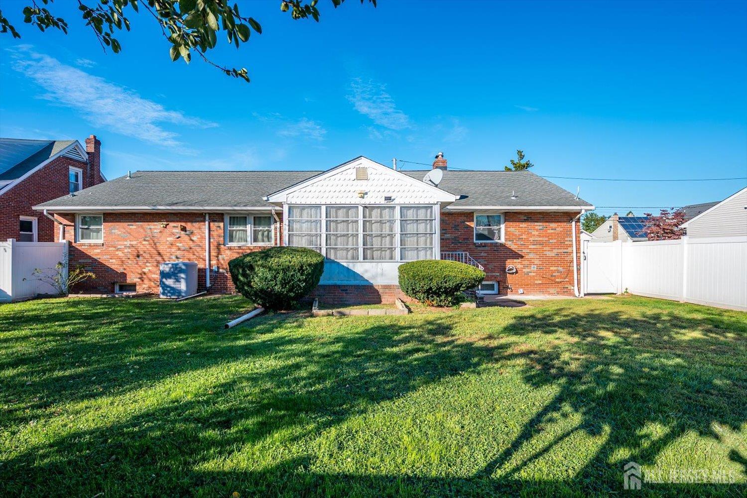 85 Grand Street Iselin NJ 08830
