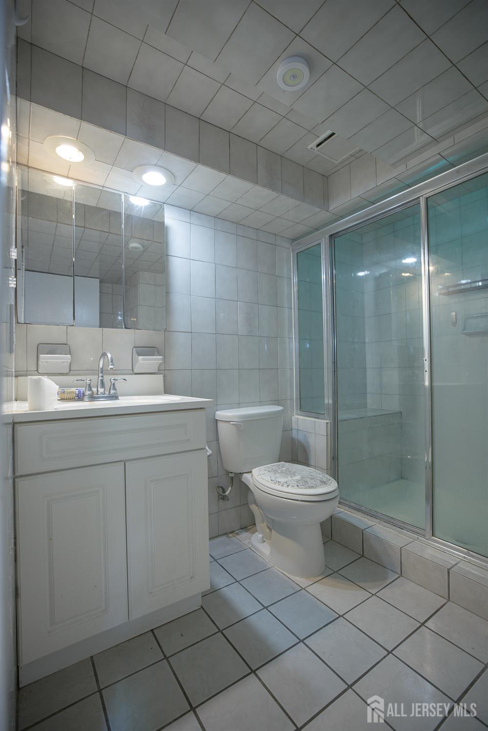 373 Hyatt Street Avenel NJ 07001