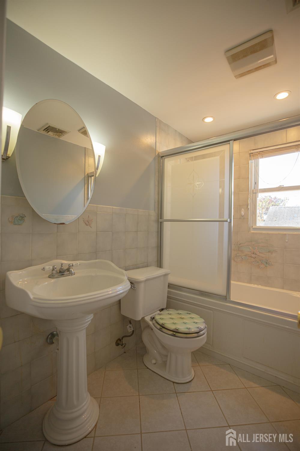 373 Hyatt Street Avenel NJ 07001