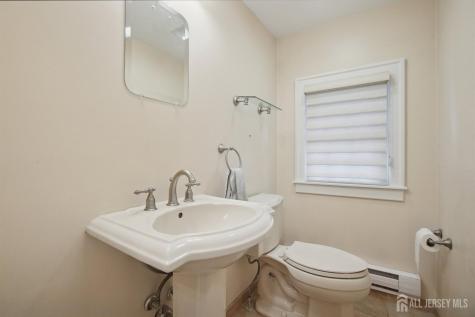 12 Edgewood Road Edison NJ 08820