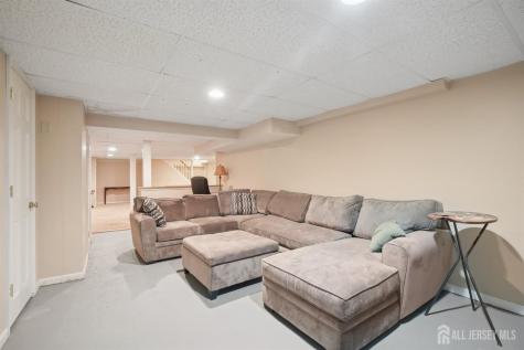 12 Edgewood Road Edison NJ 08820