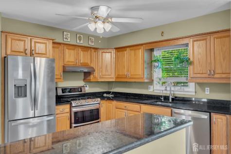 3 Wilton Avenue Middlesex NJ 08846