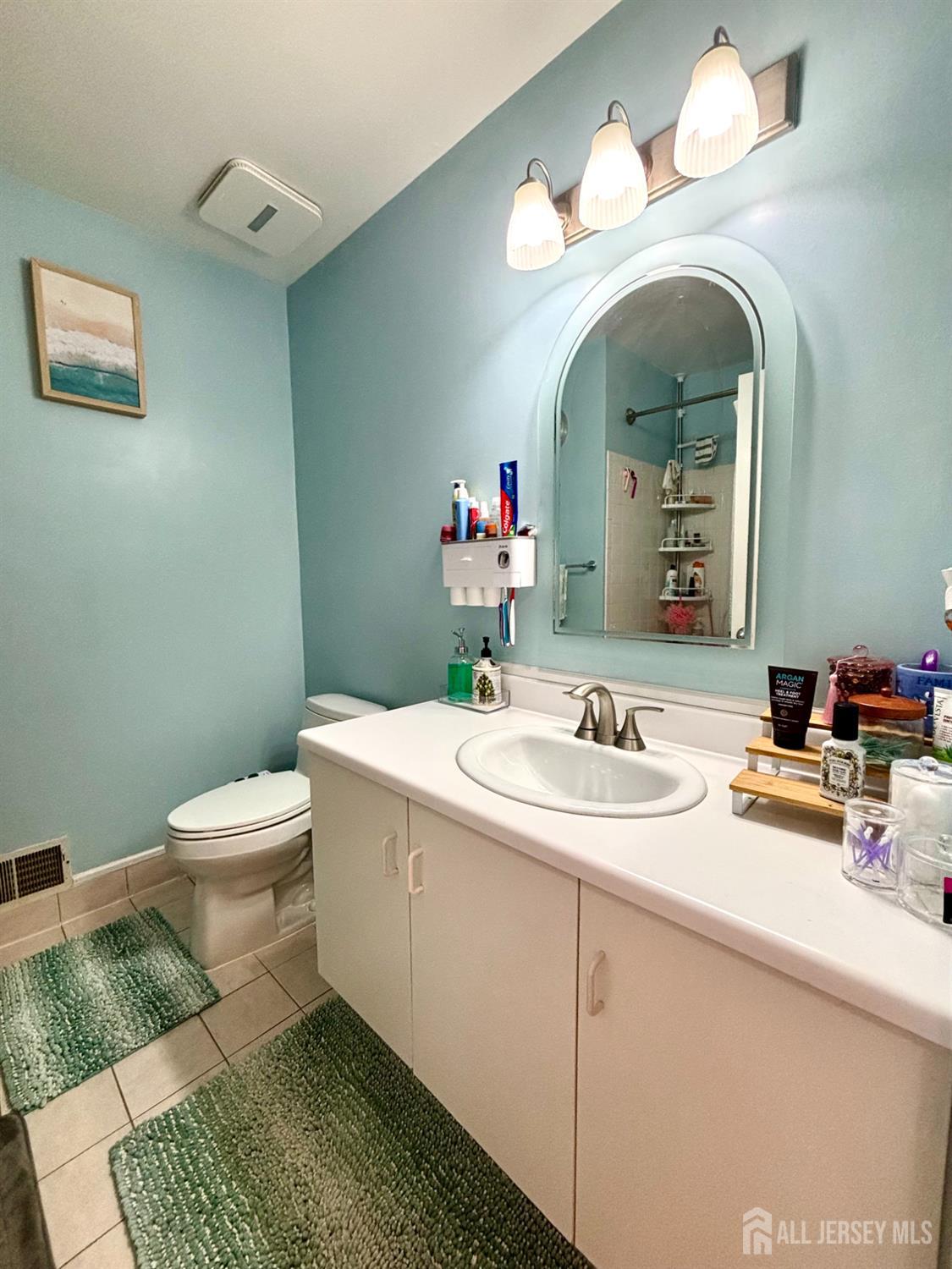 5 Ardmore Place East Brunswick NJ 08816