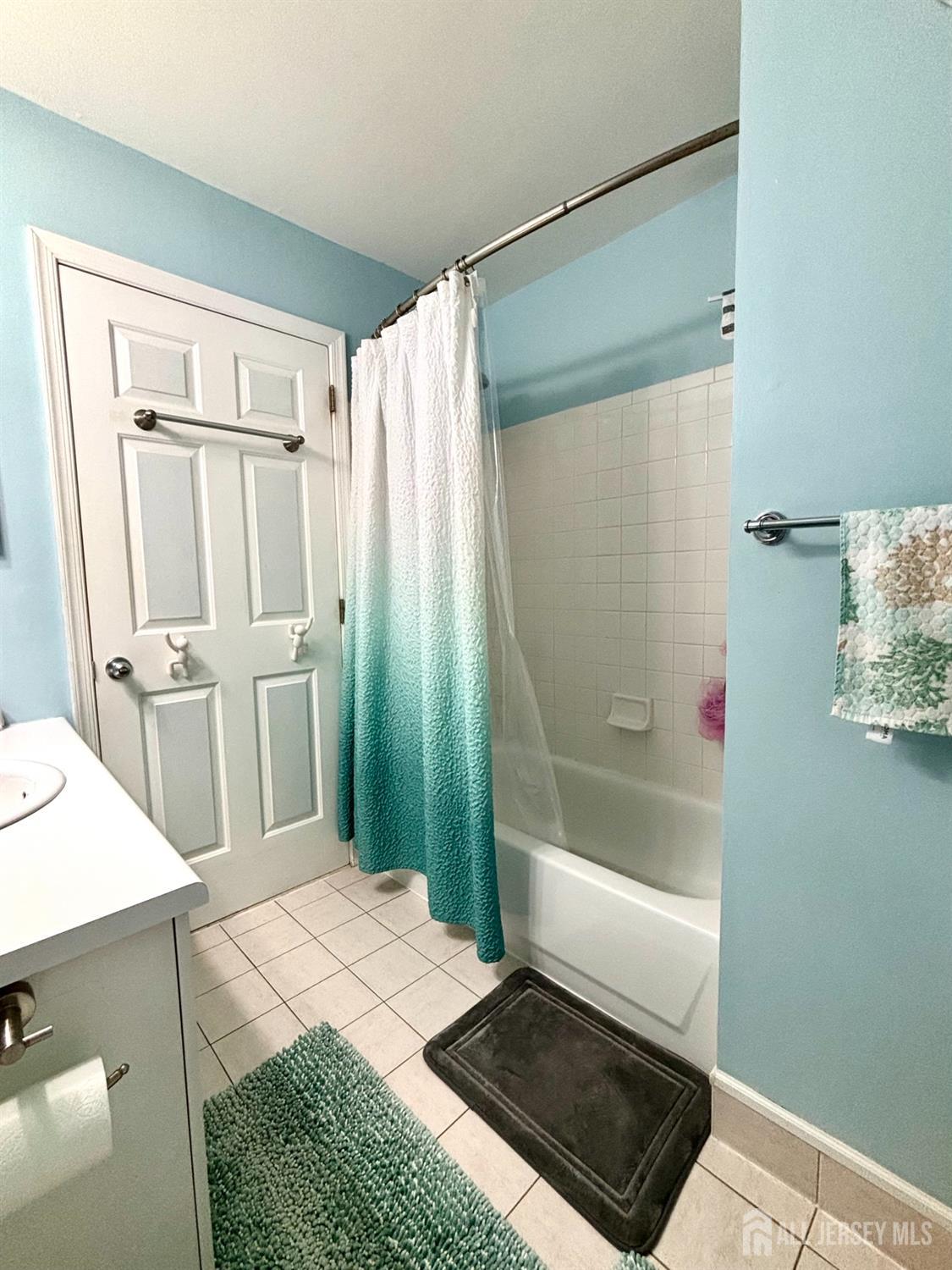 5 Ardmore Place East Brunswick NJ 08816