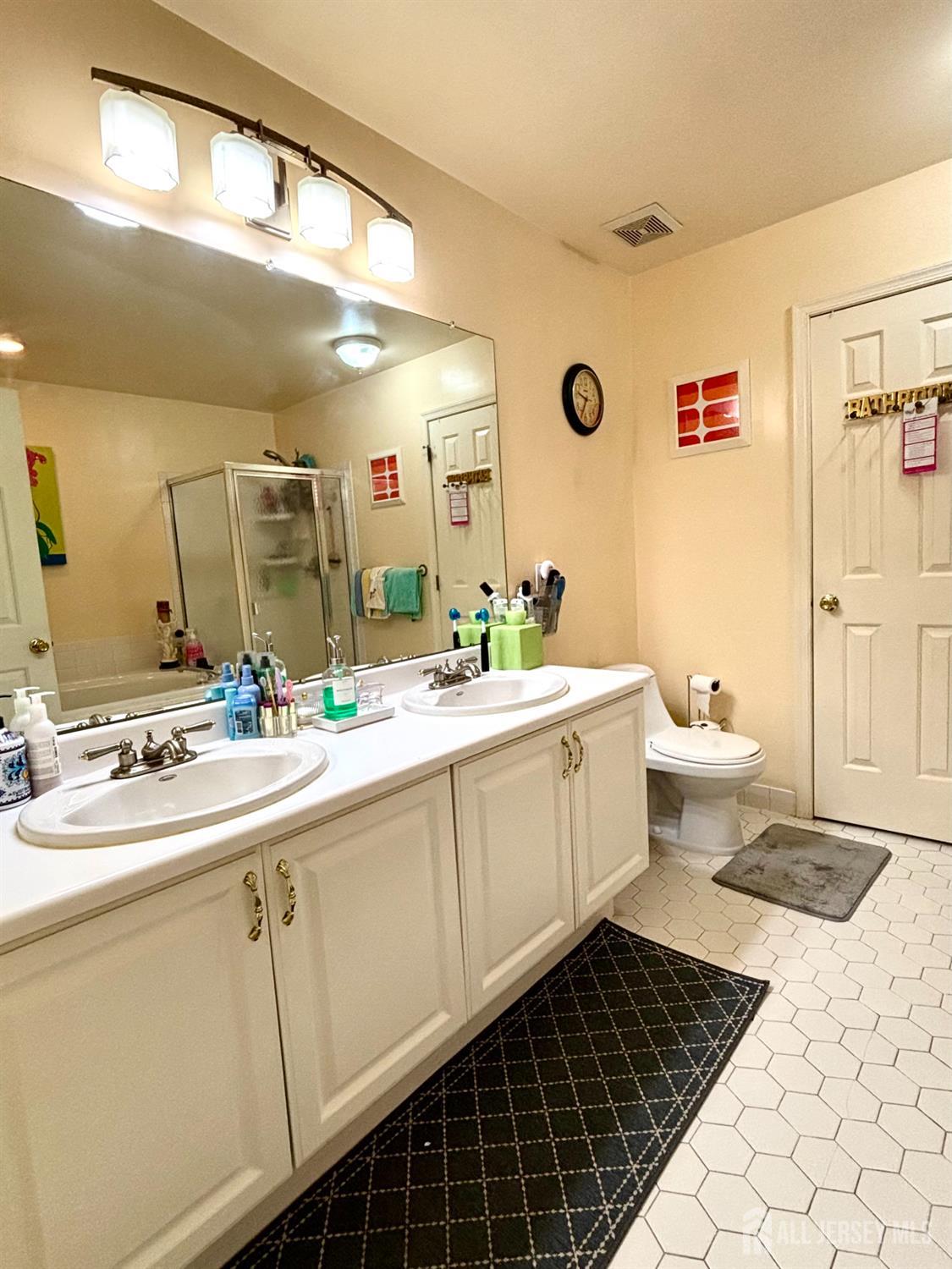 5 Ardmore Place East Brunswick NJ 08816