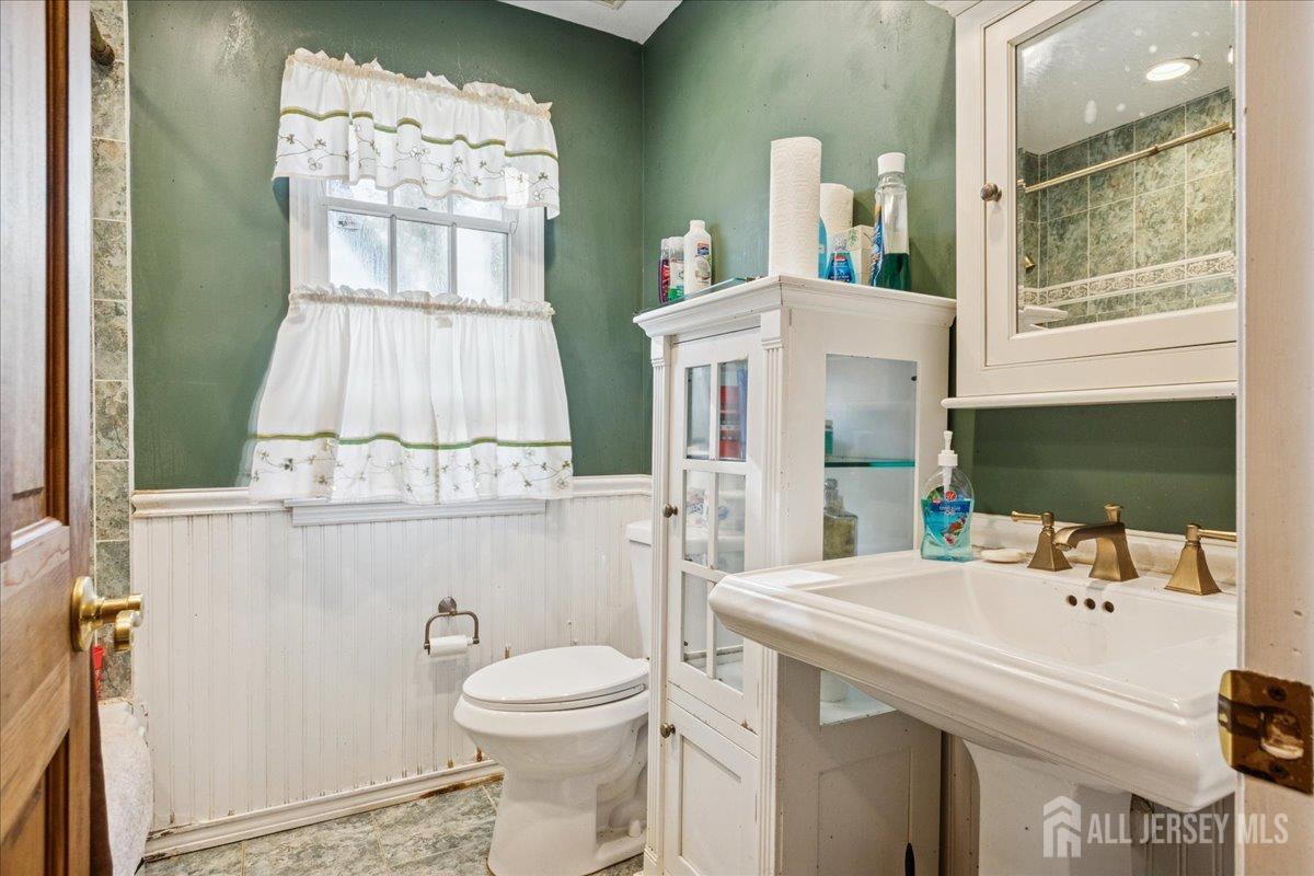 28 Debra Place Sewaren NJ 07077