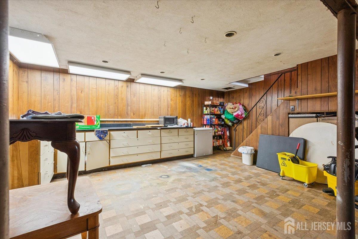 28 Debra Place Sewaren NJ 07077