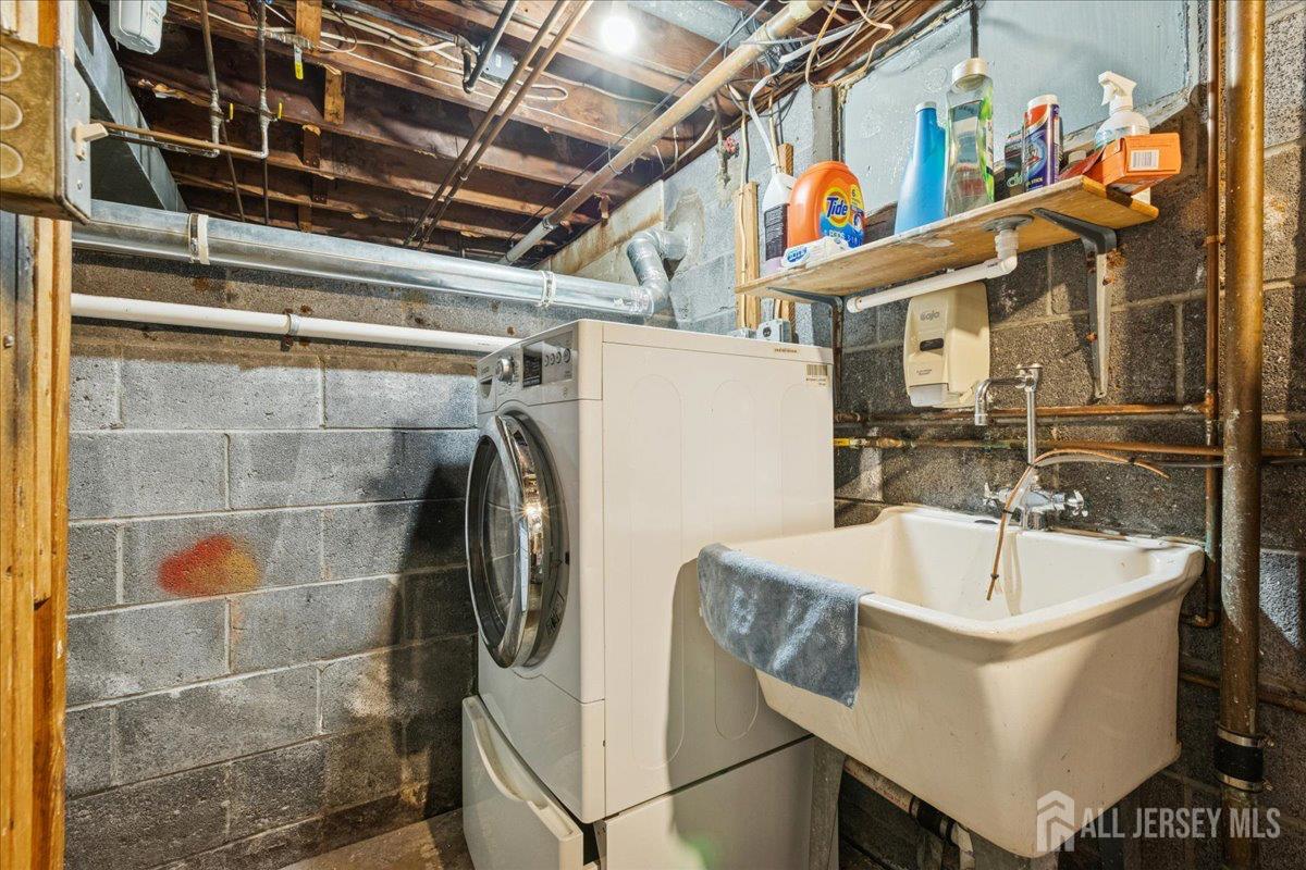 28 Debra Place Sewaren NJ 07077