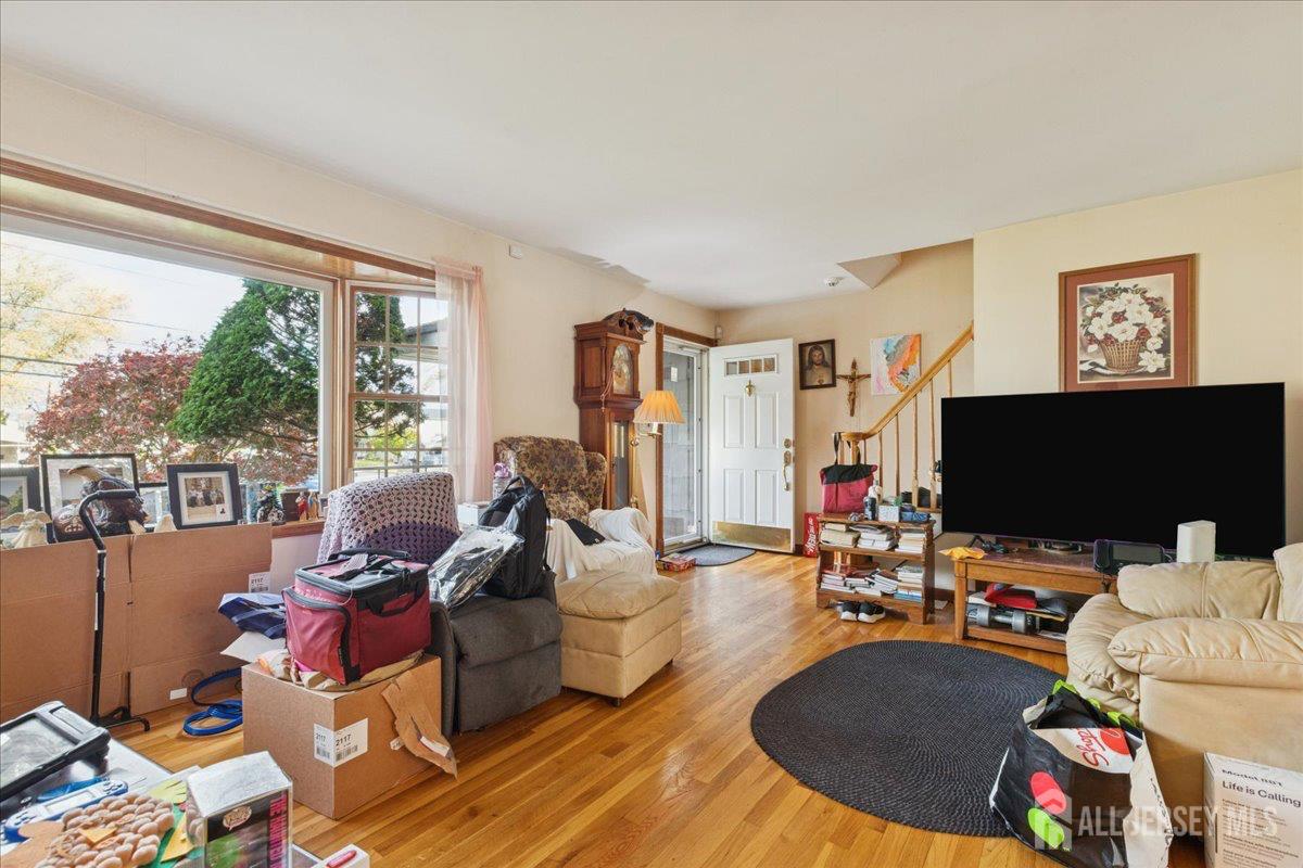 28 Debra Place Sewaren NJ 07077