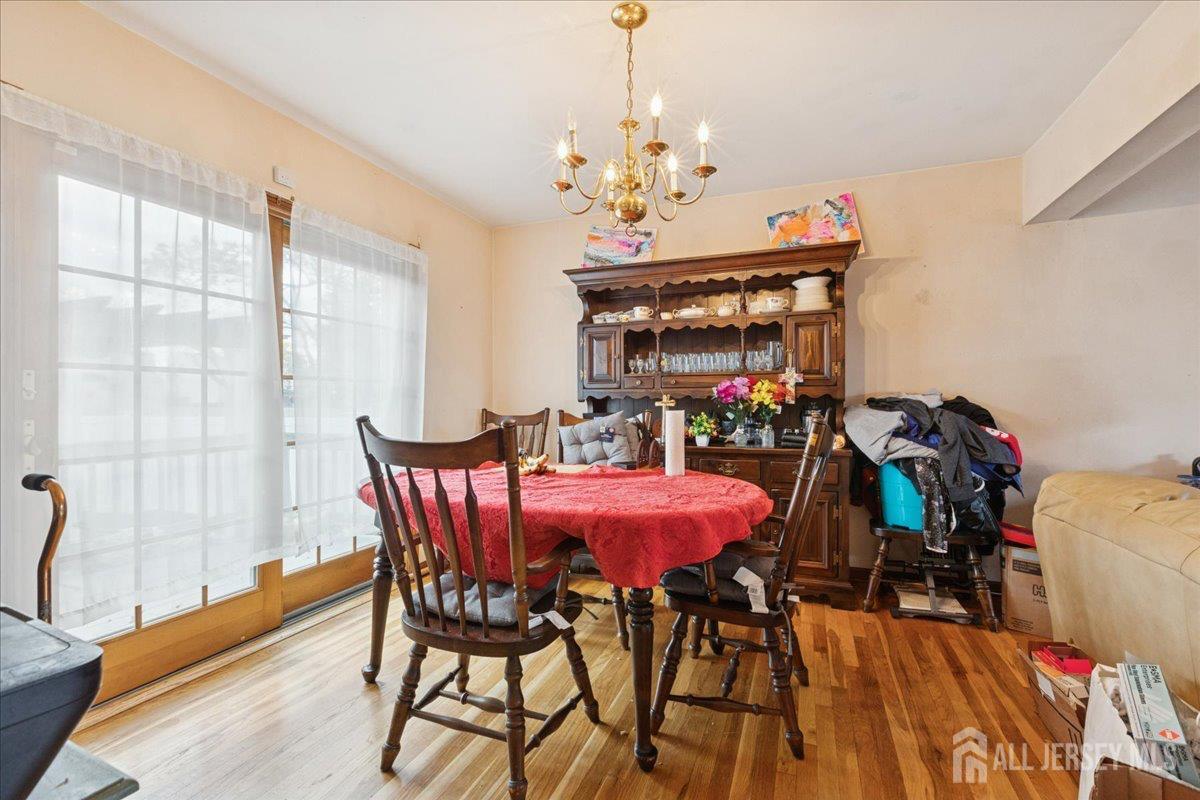 28 Debra Place Sewaren NJ 07077