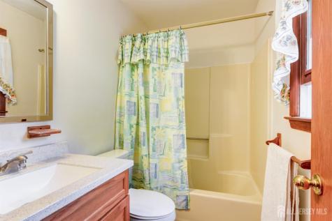 61 Avenue I Avenue Monroe NJ 08831