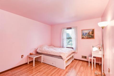 61 Avenue I Avenue Monroe NJ 08831