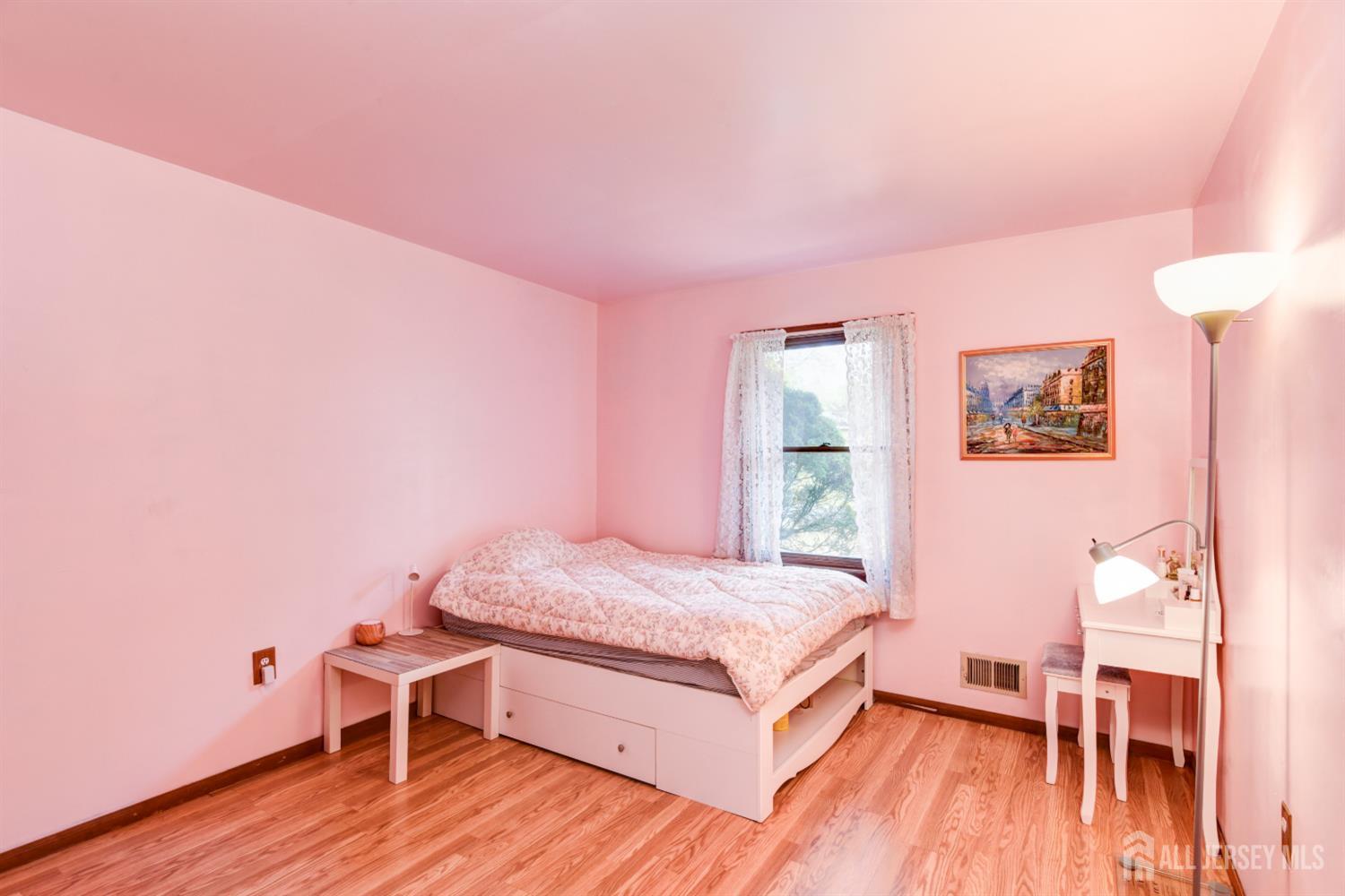 61 Avenue I Avenue Monroe NJ 08831