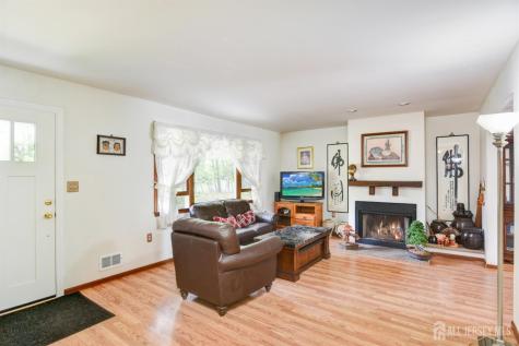 61 Avenue I Avenue Monroe NJ 08831