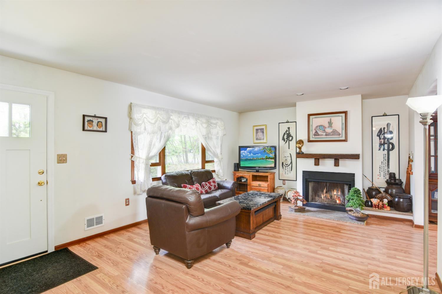61 Avenue I Avenue Monroe NJ 08831