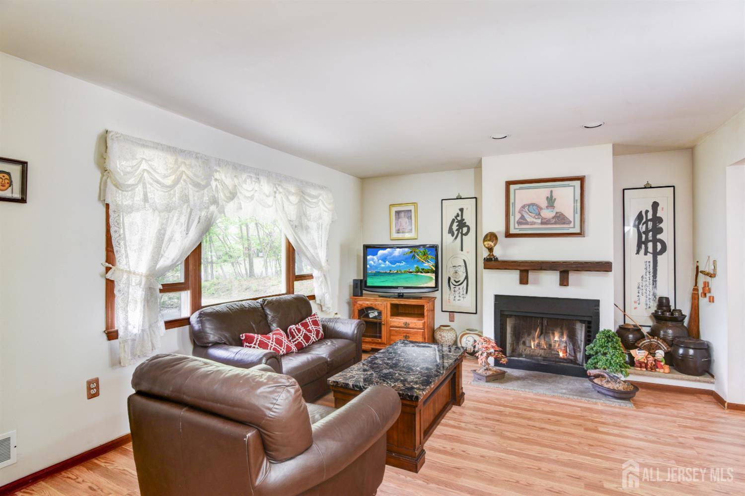 61 Avenue I Avenue Monroe NJ 08831