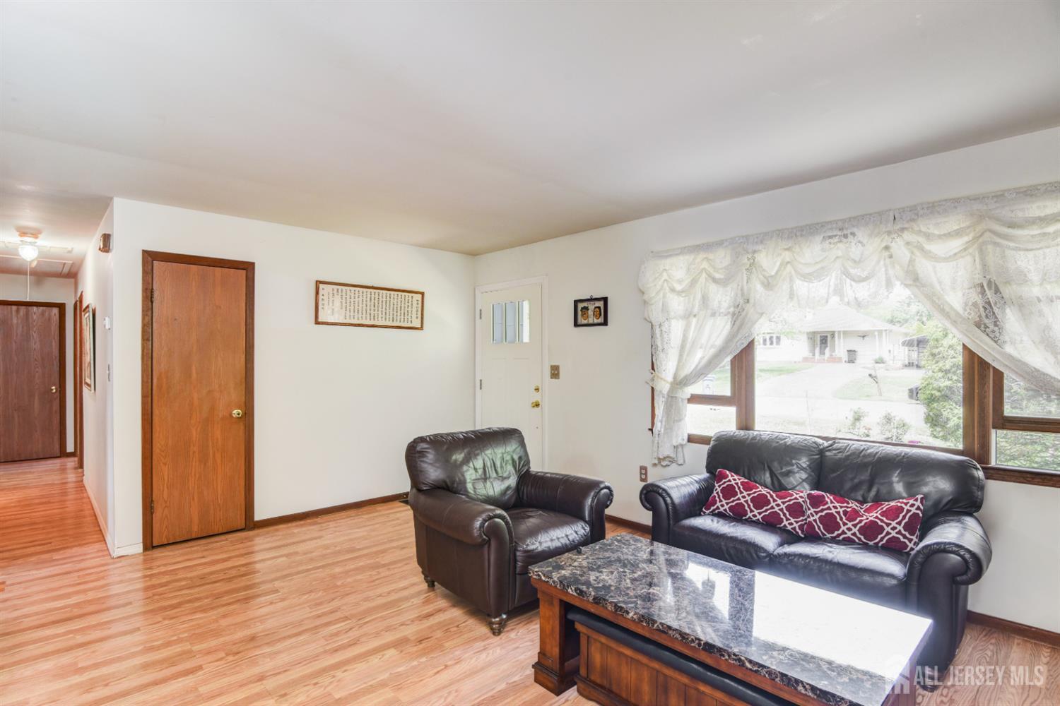 61 Avenue I Avenue Monroe NJ 08831