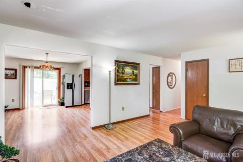 61 Avenue I Avenue Monroe NJ 08831