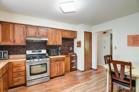 61 Avenue I Avenue Monroe NJ 08831