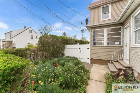 61 Jackson Street South River NJ 08882