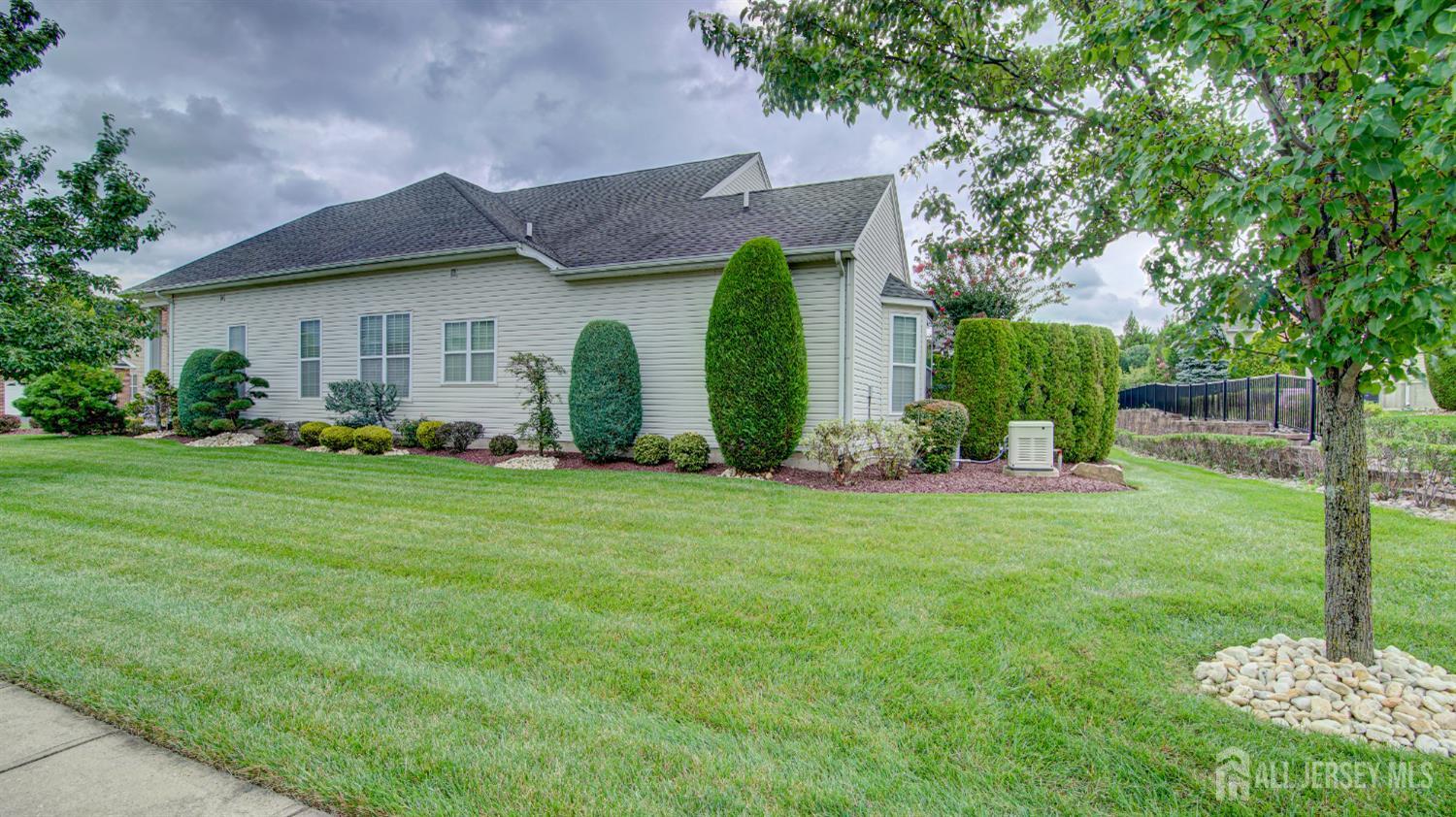 2 Troon Court Monroe NJ 08831