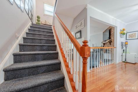 97 Brookview Circle Jamesburg NJ 08831