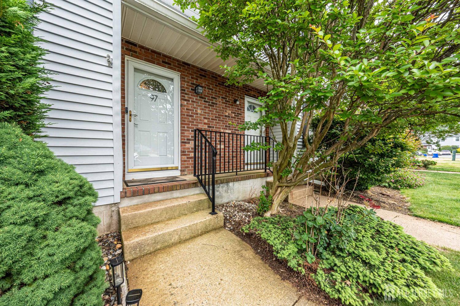 97 Brookview Circle Jamesburg NJ 08831