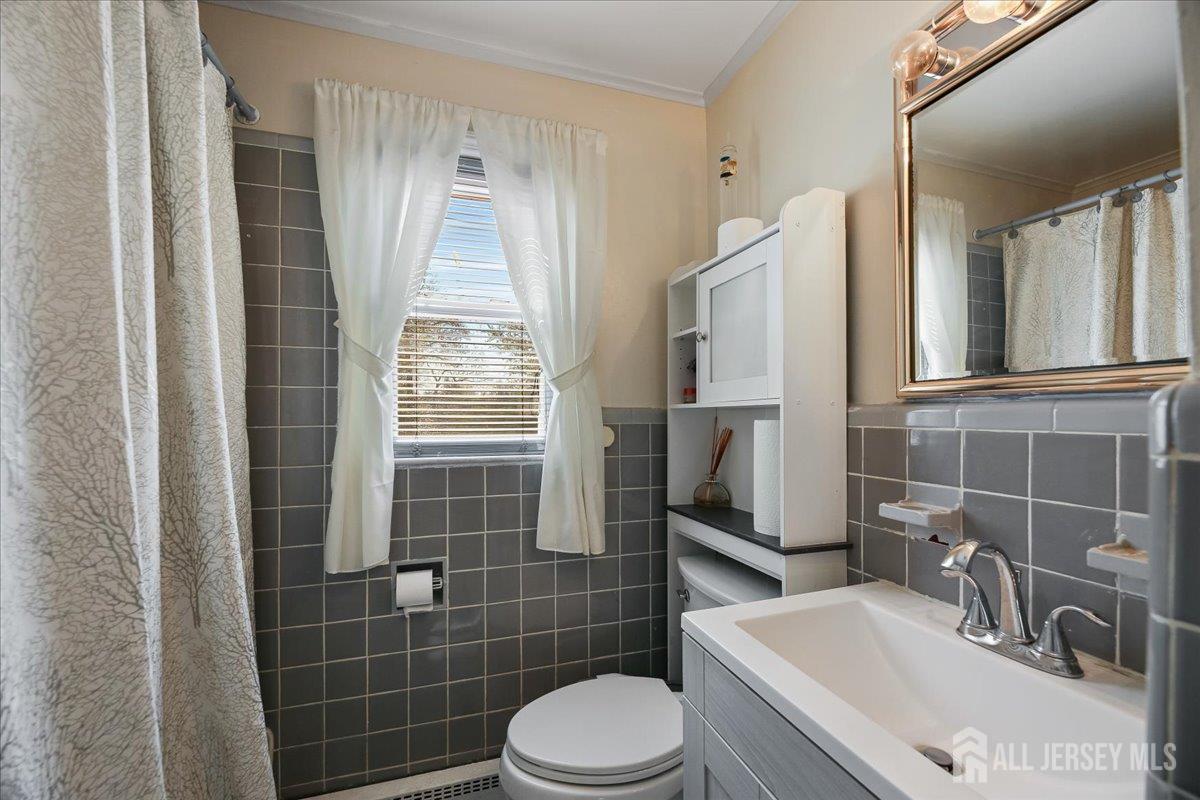 439 Fairview Avenue Colonia NJ 07067