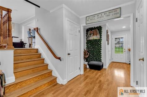 5 Travis Court Monroe NJ 08831