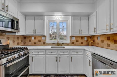 5 Travis Court Monroe NJ 08831