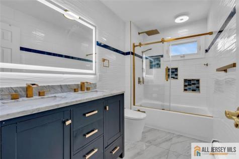5 Travis Court Monroe NJ 08831