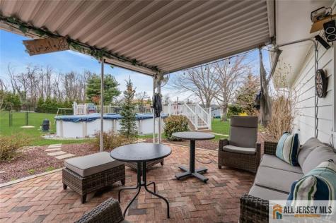 5 Travis Court Monroe NJ 08831