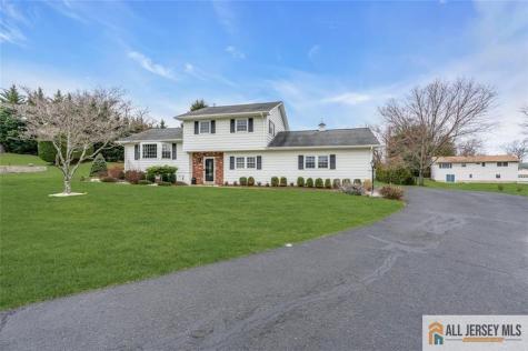 5 Travis Court Monroe NJ 08831