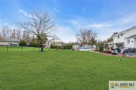 5 Travis Court Monroe NJ 08831