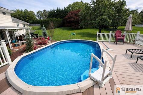 5 Travis Court Monroe NJ 08831
