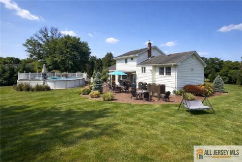 5 Travis Court Monroe NJ 08831