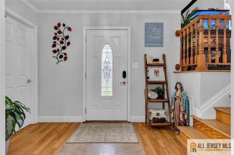 5 Travis Court Monroe NJ 08831